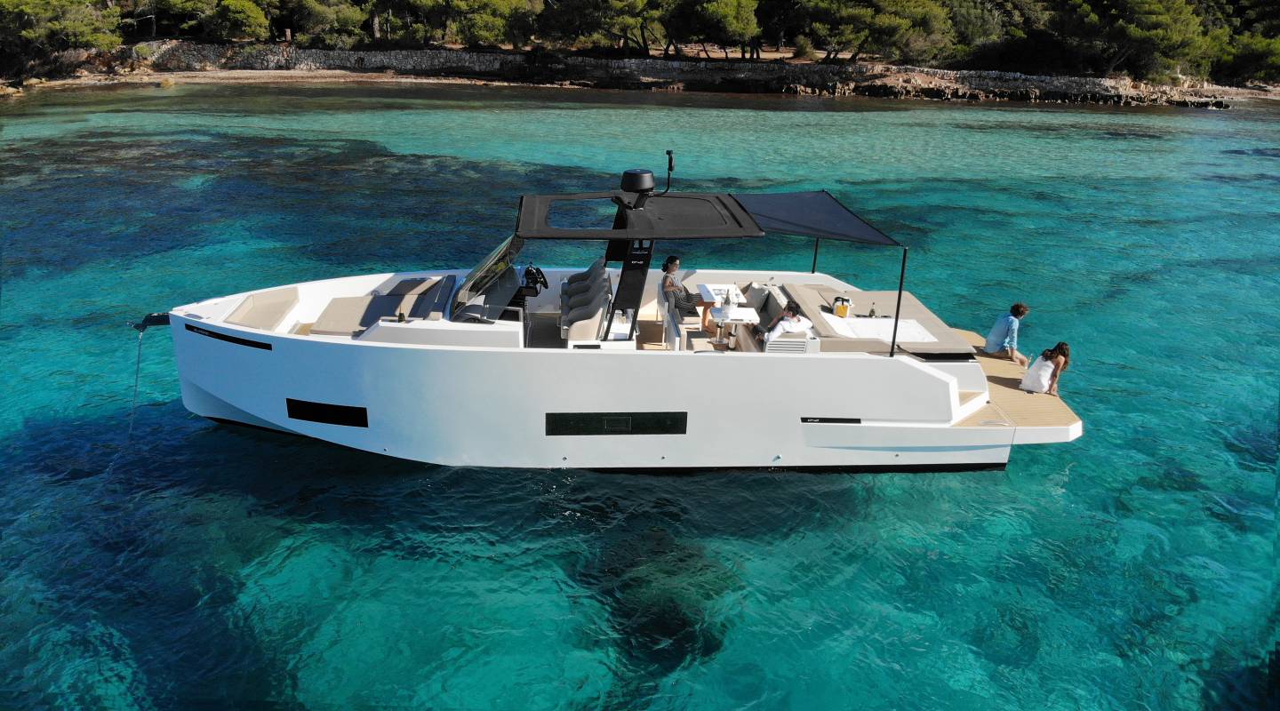 De Antonio Yachts D42 06